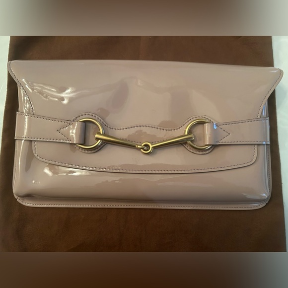 Gucci Nude Patent Leather Horsebit Clutch - Picture 3 of 9